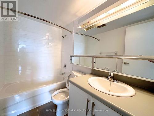 903 - 130 Neptune Drive, Toronto, ON - Indoor Photo Showing Bathroom