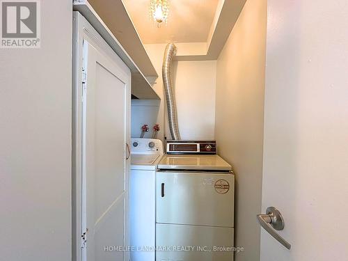 903 - 130 Neptune Drive, Toronto, ON - Indoor Photo Showing Laundry Room