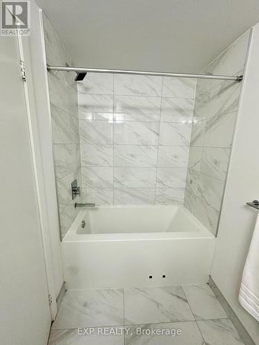 912 - 85 Wood Street, Toronto, ON - Indoor Photo Showing Bathroom