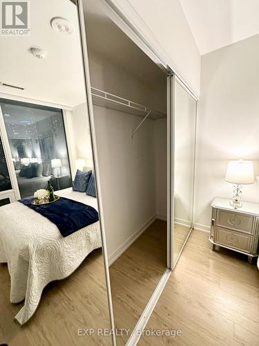 912 - 85 Wood Street, Toronto, ON - Indoor Photo Showing Bedroom