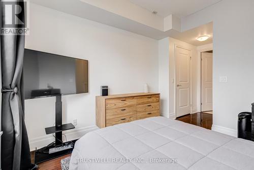222 - 39 Upper Duke Crescent, Markham, ON - Indoor Photo Showing Bedroom