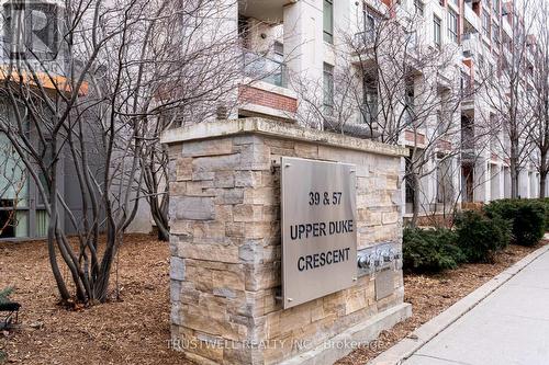 222 - 39 Upper Duke Crescent, Markham, ON - Outdoor