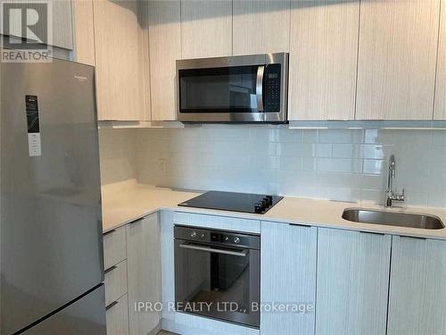 317 - 38 Forest Manor Road, Toronto, ON - Indoor Photo Showing Kitchen