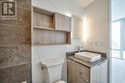 4902 - 501 Yonge Street, Toronto, ON - Indoor Photo Showing Bathroom