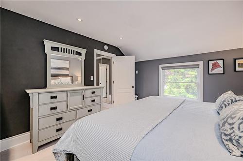 325 Aberdeen Avenue, Hamilton, ON - Indoor Photo Showing Bedroom