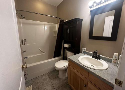 2018 Choquette Avenue, Nelson, BC - Indoor Photo Showing Bathroom