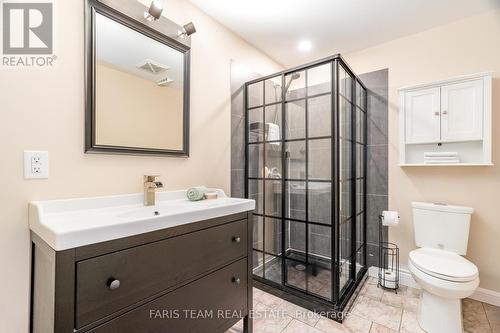 2 Purt Court, Barrie, ON - Indoor Photo Showing Bathroom