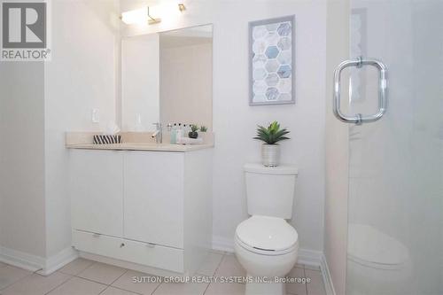 1505 - 59 Annie Craig Drive, Toronto, ON - Indoor Photo Showing Bathroom