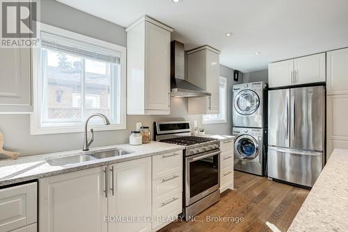 3128 Plum Tree Crescent, Mississauga, ON - Indoor Photo Showing Kitchen With Double Sink With Upgraded Kitchen