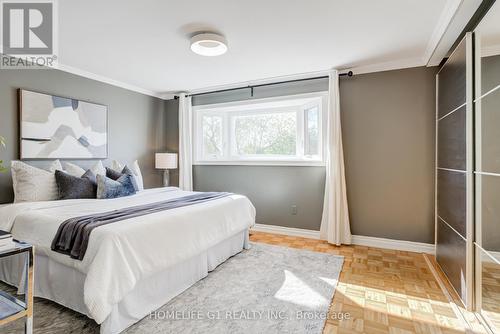 3128 Plum Tree Crescent, Mississauga, ON - Indoor Photo Showing Bedroom
