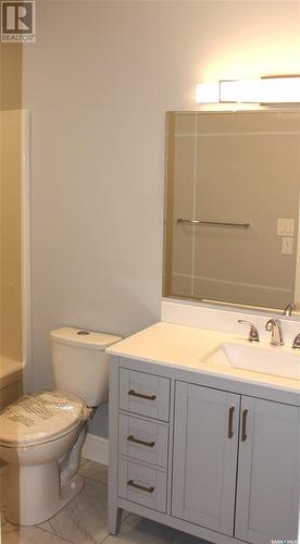 830 1St Avenue N, Warman, SK - Indoor Photo Showing Bathroom
