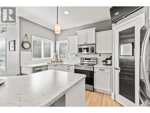 1108 Phoenix Drive, Vernon, BC - Indoor Photo Showing Kitchen With Double Sink