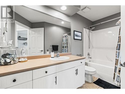 1108 Phoenix Drive, Vernon, BC - Indoor Photo Showing Bathroom
