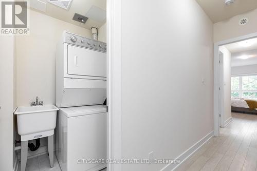 1084 Lansdowne Avenue, Toronto, ON - Indoor Photo Showing Laundry Room