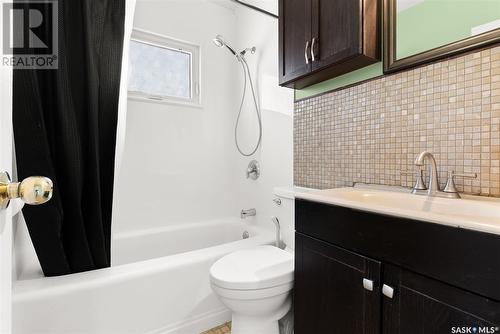 263 Mcintyre Street, Regina, SK - Indoor Photo Showing Bathroom