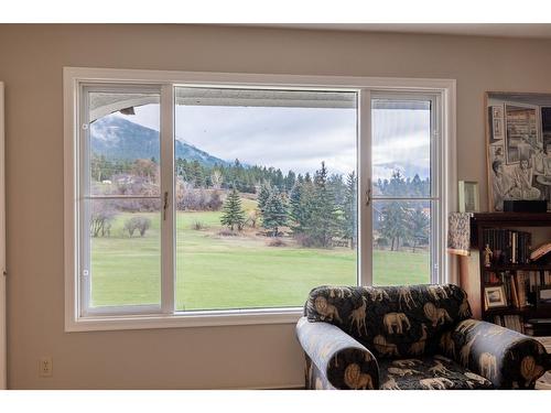 13 - 5054 Riverview Road, Fairmont Hot Springs, BC - Indoor