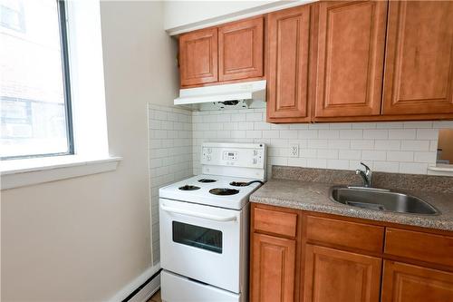 1254 Fennell Avenue E, Hamilton, ON - Indoor Photo Showing Kitchen