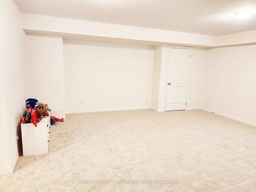 15 Klein Way, Whitby, ON - Indoor Photo Showing Other Room