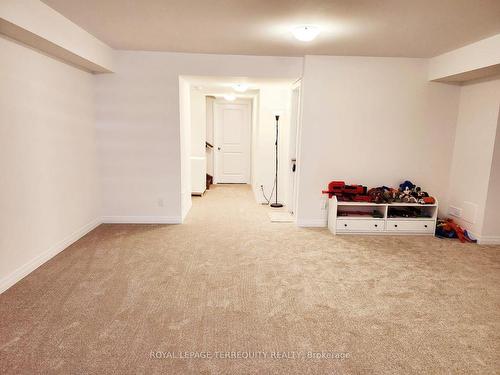 15 Klein Way, Whitby, ON - Indoor Photo Showing Other Room