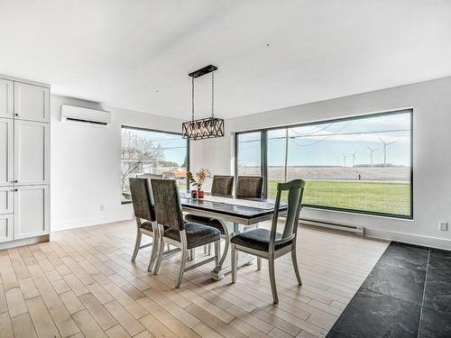 Dining room - 4 Ch. De La Grande-Ligne, Saint-Urbain-Premier, QC - Indoor Photo Showing Dining Room