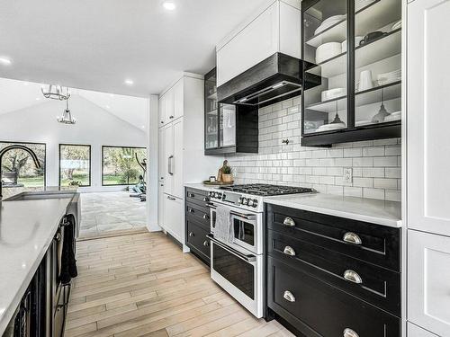 Cuisine - 4 Ch. De La Grande-Ligne, Saint-Urbain-Premier, QC - Indoor Photo Showing Kitchen With Upgraded Kitchen