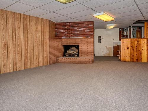 445 Grafton St, Esquimalt, BC - Indoor With Fireplace