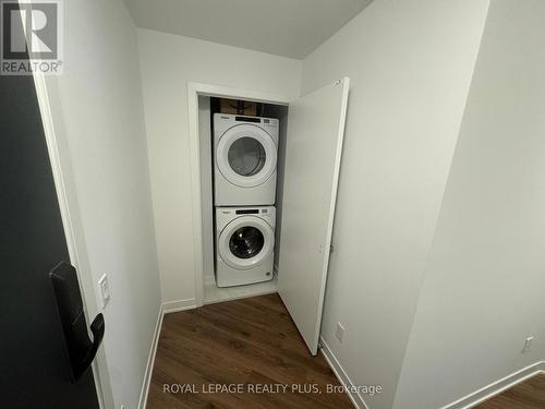 328 - 405 Dundas Street, Oakville, ON - Indoor Photo Showing Laundry Room