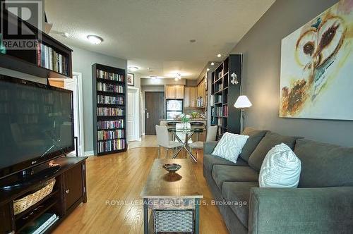 502 - 80 Absolute Avenue, Mississauga, ON - Indoor Photo Showing Living Room
