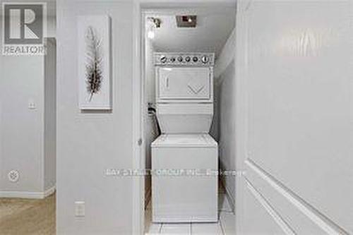 8 - 2444 Post Road, Oakville, ON - Indoor Photo Showing Laundry Room