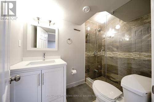 1355 Odessa Crescent, Oakville, ON - Indoor Photo Showing Bathroom