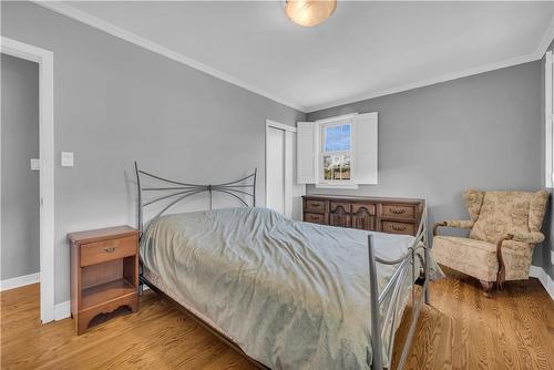 2 James Street, Grimsby, ON - Indoor Photo Showing Bedroom