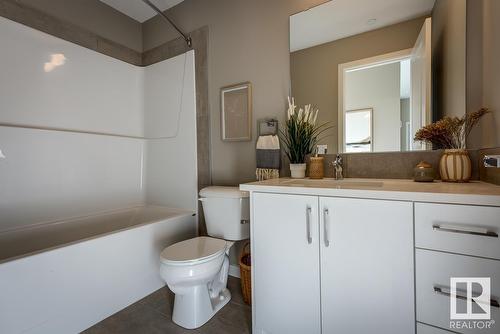 #917 10512 121 St Nw, Edmonton, AB - Indoor Photo Showing Bathroom