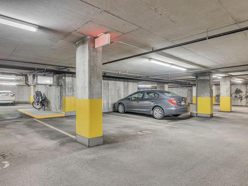 Parking - 122-1175 Av. Turnbull, Québec (La Cité-Limoilou), QC - Indoor Photo Showing Garage