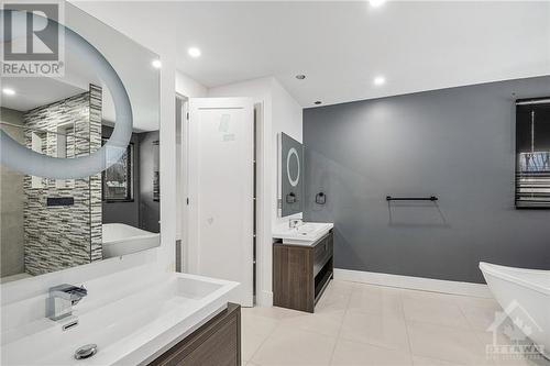 132 Robert Taite Drive, Ottawa, ON - Indoor Photo Showing Bathroom