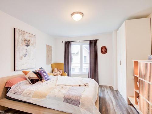 Master bedroom - 161 Rue Joseph-Bresse, Chambly, QC - Indoor Photo Showing Bedroom