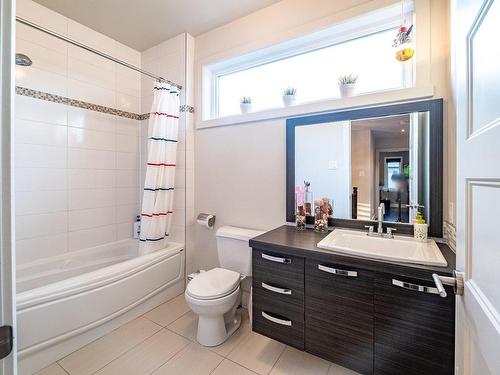 Bathroom - 2355 Rue Des Saturnies, Saint-Bruno-De-Montarville, QC - Indoor Photo Showing Bathroom