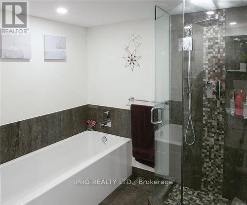 2312 - 10 Yonge Street, Toronto, ON - Indoor Photo Showing Bathroom