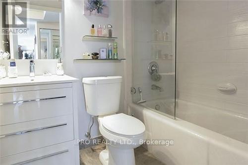 2312 - 10 Yonge Street, Toronto, ON - Indoor Photo Showing Bathroom