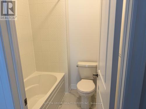 2088 Chris Mason Street, Oshawa, ON - Indoor Photo Showing Bathroom