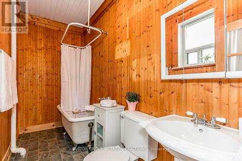 70 Yonge Street N, Springwater, ON - Indoor Photo Showing Bathroom
