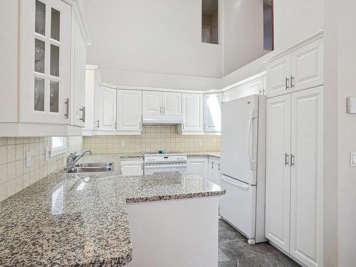 Cuisine - 201-475 Boul. Perrot, L'Île-Perrot, QC - Indoor Photo Showing Kitchen With Double Sink