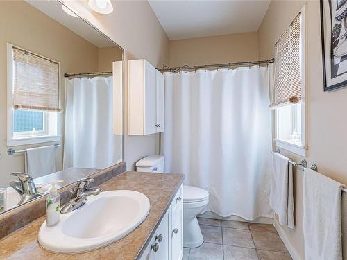 8-341 Blower Rd, Parksville, BC - Indoor Photo Showing Bathroom