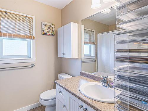 8-341 Blower Rd, Parksville, BC - Indoor Photo Showing Bathroom