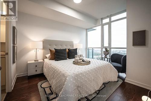 4004 - 4070 Confederation Parkway, Mississauga, ON - Indoor Photo Showing Bedroom