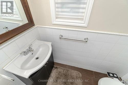 242 East Avenue N, Hamilton (Landsdale), ON - Indoor Photo Showing Bathroom