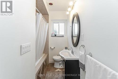 242 East Avenue N, Hamilton (Landsdale), ON - Indoor Photo Showing Bathroom