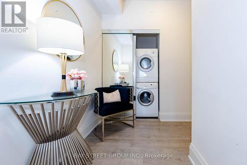 1102 - 30 Roehampton Avenue, Toronto, ON - Indoor Photo Showing Laundry Room