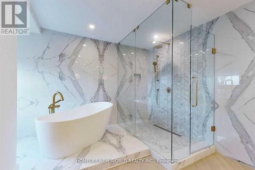 725 Gardner Avenue, Mississauga, ON - Indoor Photo Showing Bathroom