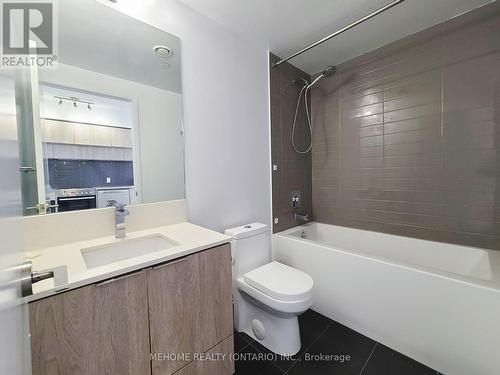 5111 - 181 Dundas Street E, Toronto, ON - Indoor Photo Showing Bathroom