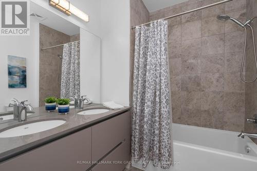 302 - 10360 Islington Avenue, Vaughan, ON - Indoor Photo Showing Bathroom